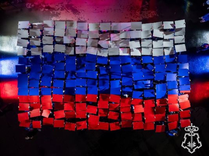 В Нижнем Новгороде росгвардейцы приняли участие в праздничных мероприятиях посвященные Дню Государственного флага Российской Федерации
