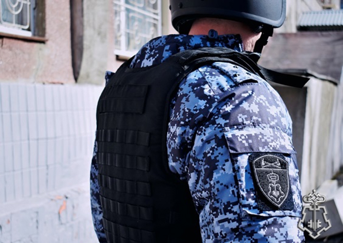 В ПРИВОЛЖСКОЙ СТОЛИЦЕ СОТРУДНИКИ РОСГВАРДИИ ЗАДЕРЖАЛИ ПОХИТИТЕЛЯ АЛКОГОЛЯ