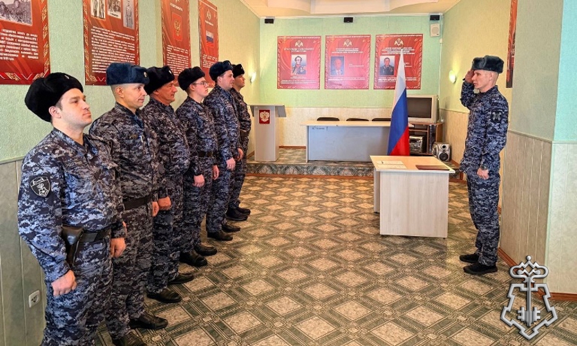 МОЛОДЫЕ СОТРУДНИКИ ВНЕВЕДОМСТВЕННОЙ ОХРАНЫ УПРАВЛЕНИЯ РОСГВАРДИИ ПО НИЖЕГОРОДСКОЙ ОБЛАСТИ ПРИНЯЛИ ПРИСЯГУ