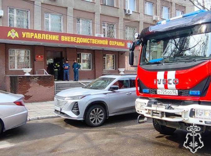СОВМЕСТНЫЕ УЧЕНИЯ ВНЕВЕДОМСТВЕННОЙ ОХРАНЫ РОСГВАРДИИ И МЧС ПРОШЛИ В НИЖНЕМ НОВГОРОДЕ: ГОТОВНОСТЬ К ЧРЕЗВЫЧАЙНЫМ СИТУАЦИЯМ НА ВЫСОТЕ