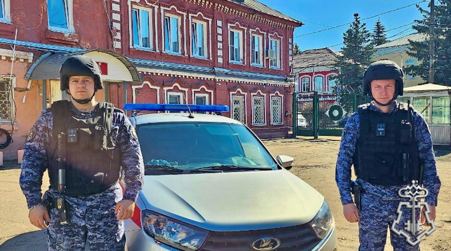 В НИЖНЕМ НОВГОРОДЕ РОСГВАРДЕЙЦЫ ВЕРНУЛИ РОДИТЕЛЯМ ПОТЕРЯВШЕГОСЯ РЕБЁНКА