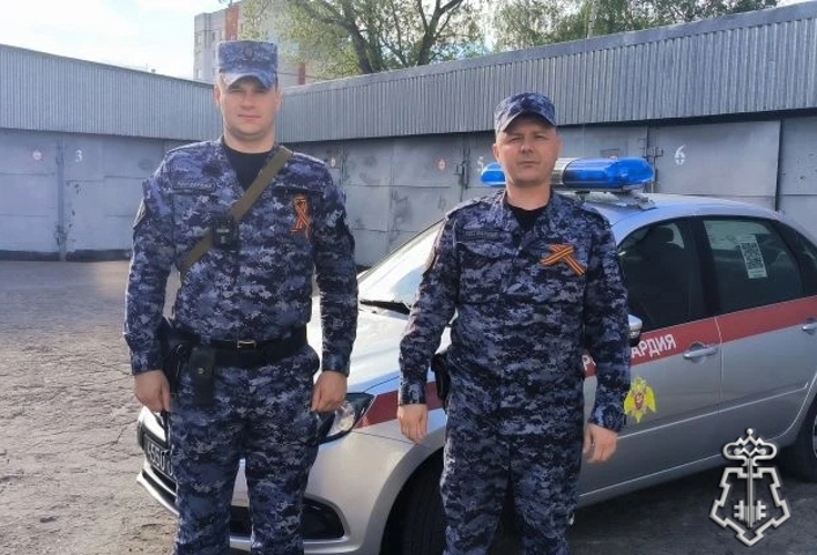 РОСГВАРДЕЙЦЫ ПО «ГОРЯЧИМ СЛЕДАМ» ЗАДЕРЖАЛИ МУЖЧИНУ ЗА ГРАБЕЖ СУМКИ