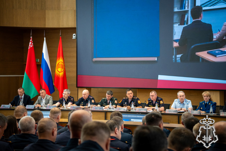 Руководитель управления вневедомственной охраны Росгвардии по Нижегородской области принял участие во Всероссийском совещании-семинаре в Нижнем Новгороде