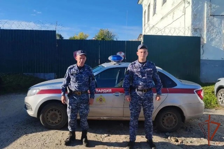 СОТРУДНИКИ ПАВЛОВСКОГО МЕЖРАЙОННОГО ОТДЕЛА ВНЕВЕДОМСТВЕННОЙ ОХРАНЫ РОСГВАРДИИ ПРЕДОТВРАТИЛИ ПОЖАР В ПРОИЗВОДСТВЕННОМ ПОМЕЩЕНИИ