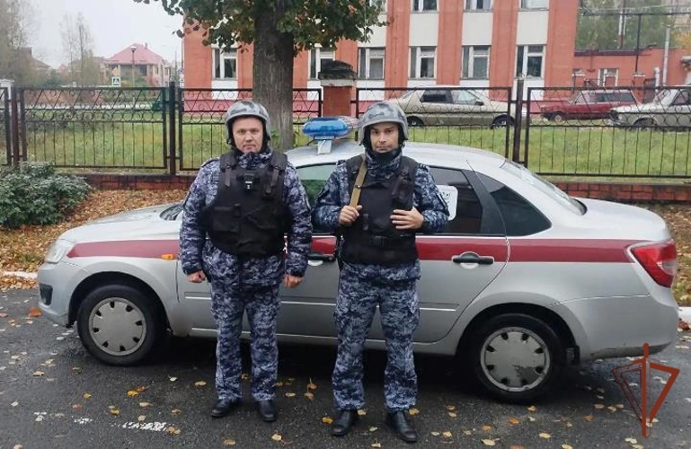 В НИЖЕГОРОДСКОЙ ОБЛАСТИ СОТРУДНИКИ РОСГВАРДИИ ЗАДЕРЖАЛИ ГРАЖДАНИНА, НЕЗАКОННО ПРОНИКШЕГО НА ОХРАНЯЕМЫЙ ОБЪЕКТ