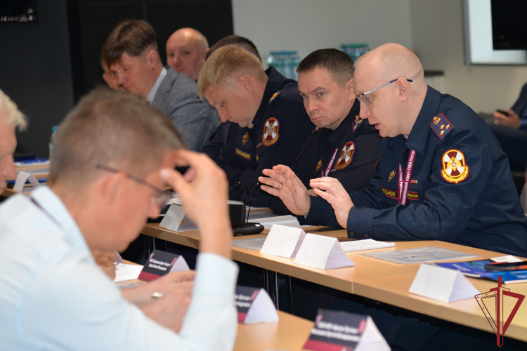 Врио начальника Управления вневедомственной охраны Нижегородской области принял участие в Техническом совете ГУВО Росгвардии в Екатеринбурге